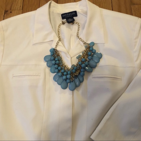 Beautiful Ann Taylor White Blazer - Picture 2 of 7